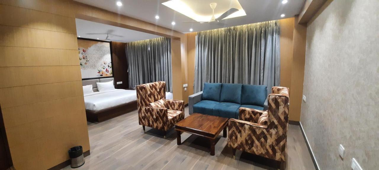 Hotel Sunrise Hospitality Vijayawada Exterior photo