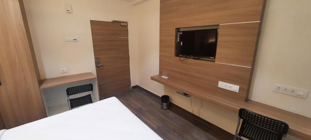 Hotel Sunrise Hospitality Vijayawada Exterior photo