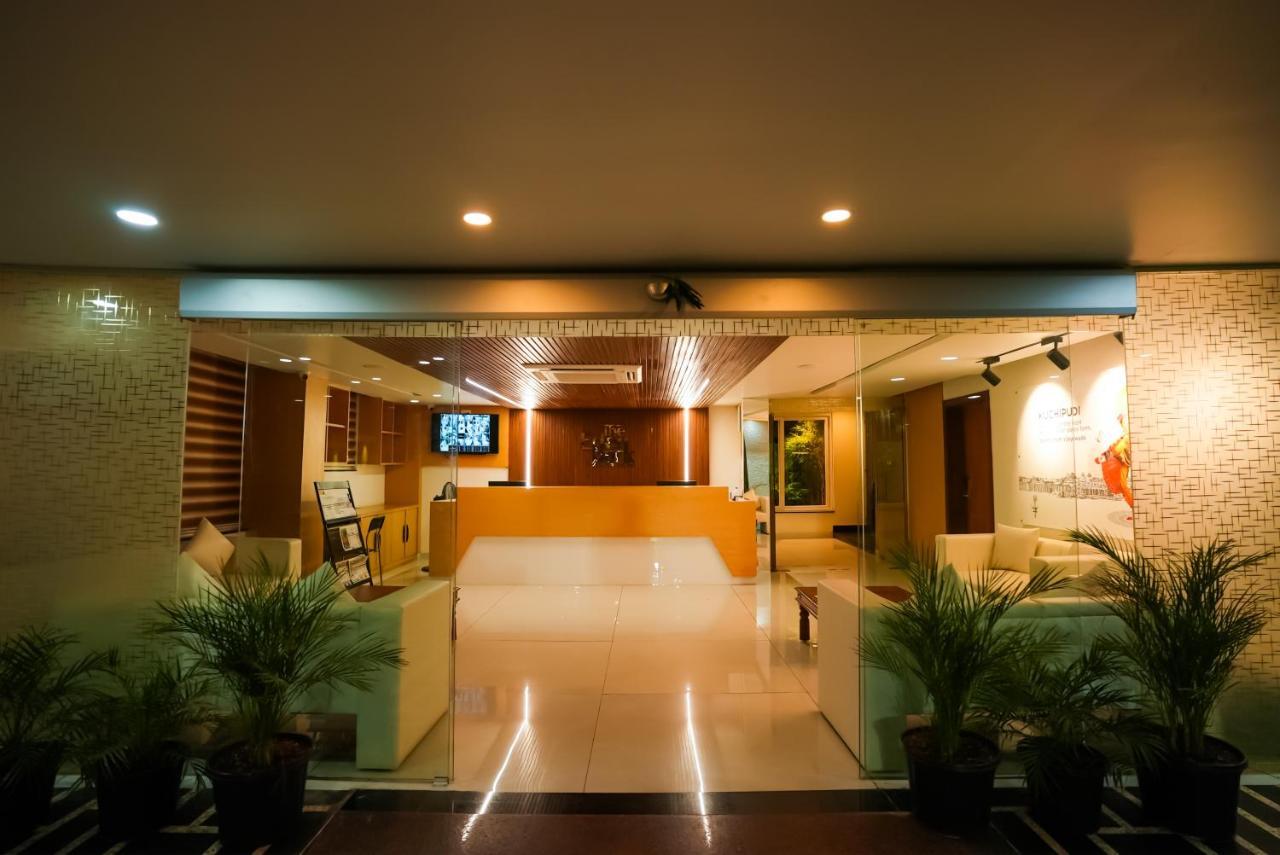Hotel Sunrise Hospitality Vijayawada Exterior photo