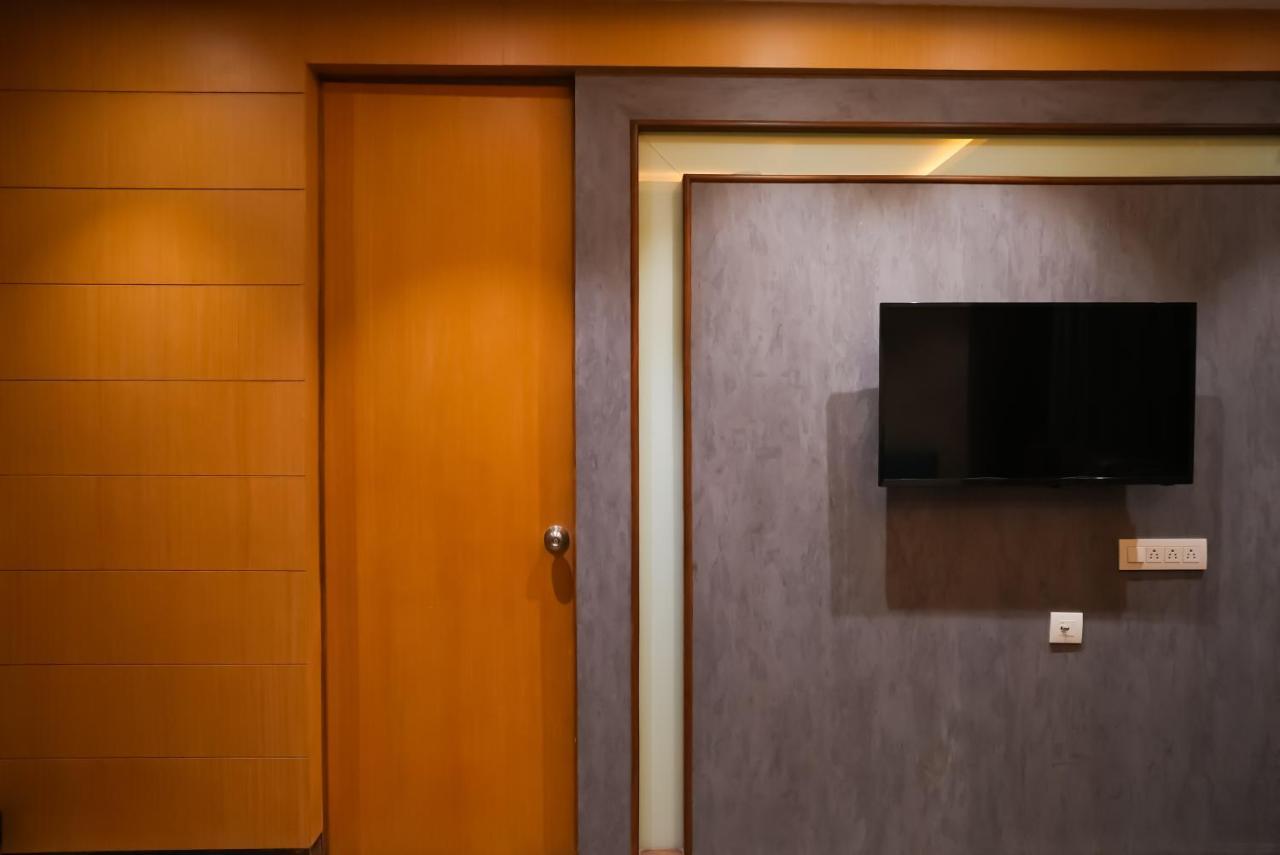 Hotel Sunrise Hospitality Vijayawada Exterior photo