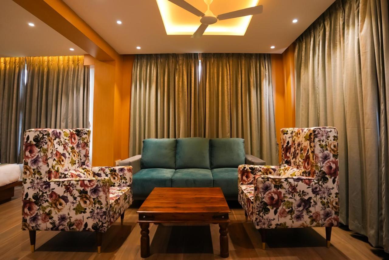 Hotel Sunrise Hospitality Vijayawada Exterior photo