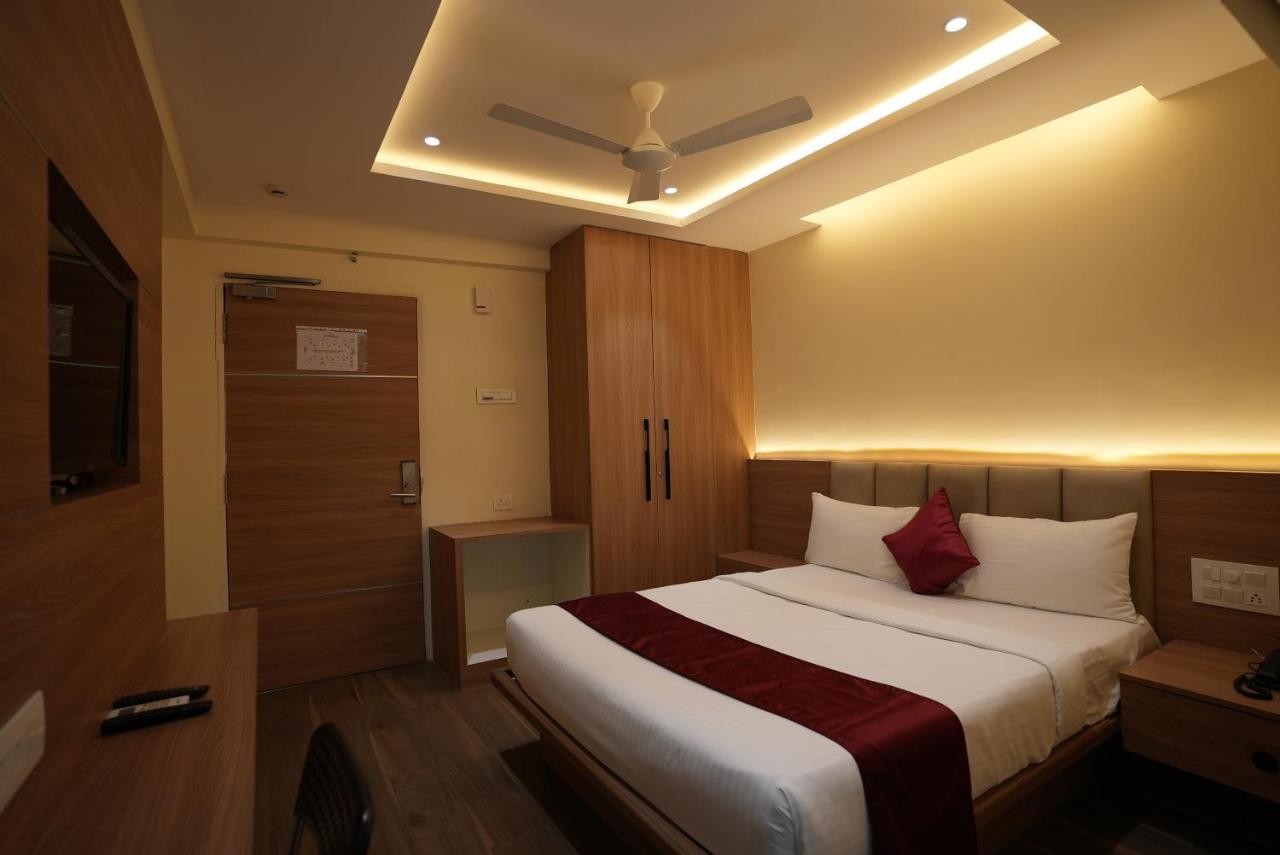 Hotel Sunrise Hospitality Vijayawada Exterior photo